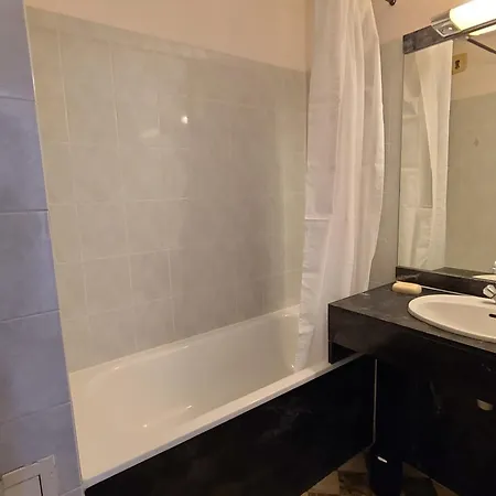 Charming 20 M From The In Apartment *