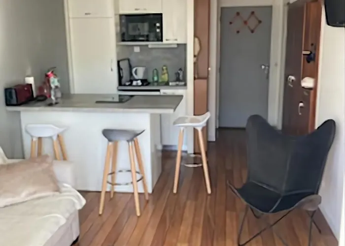 Charming 20 M From The In